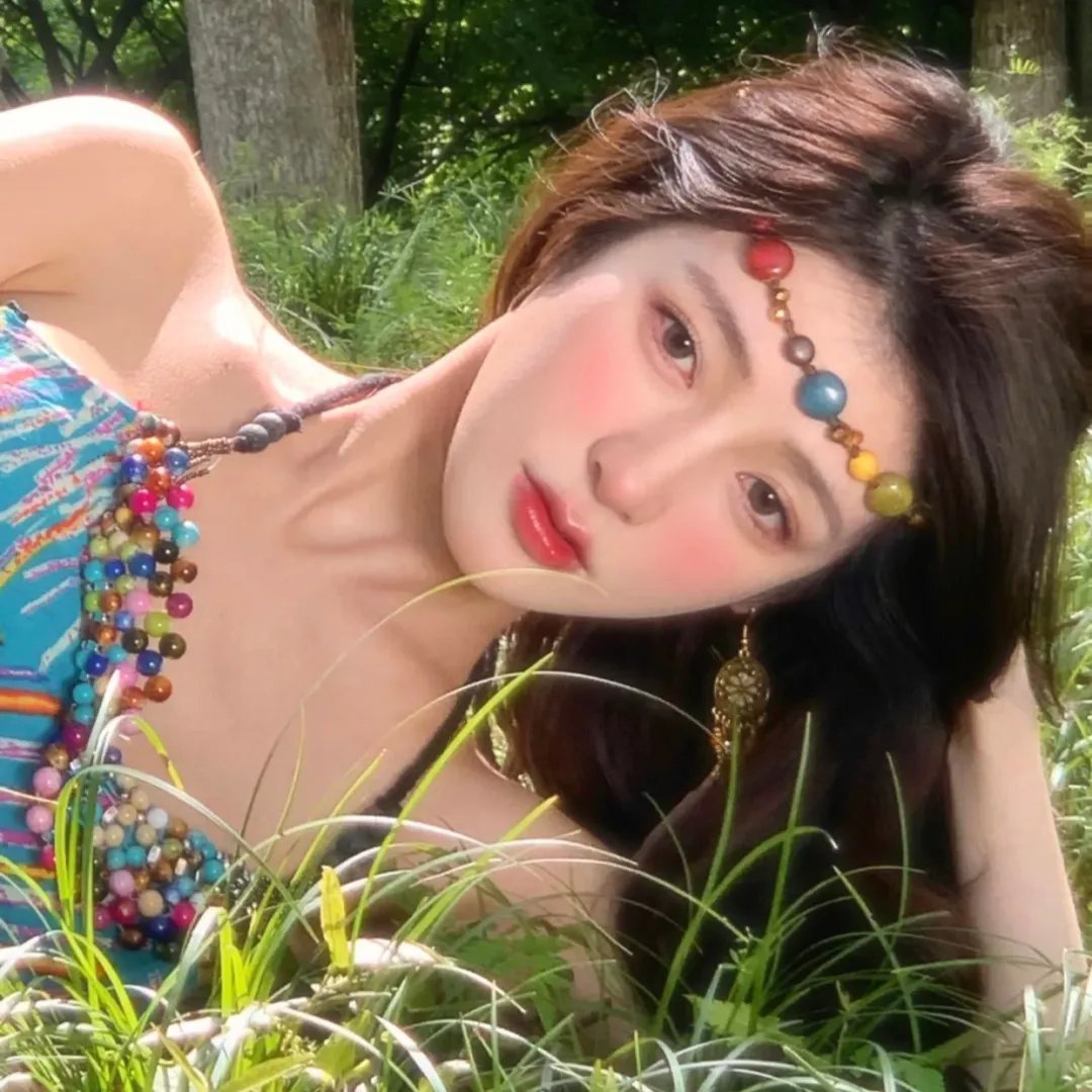 躲在阁楼的安妮·法兰克